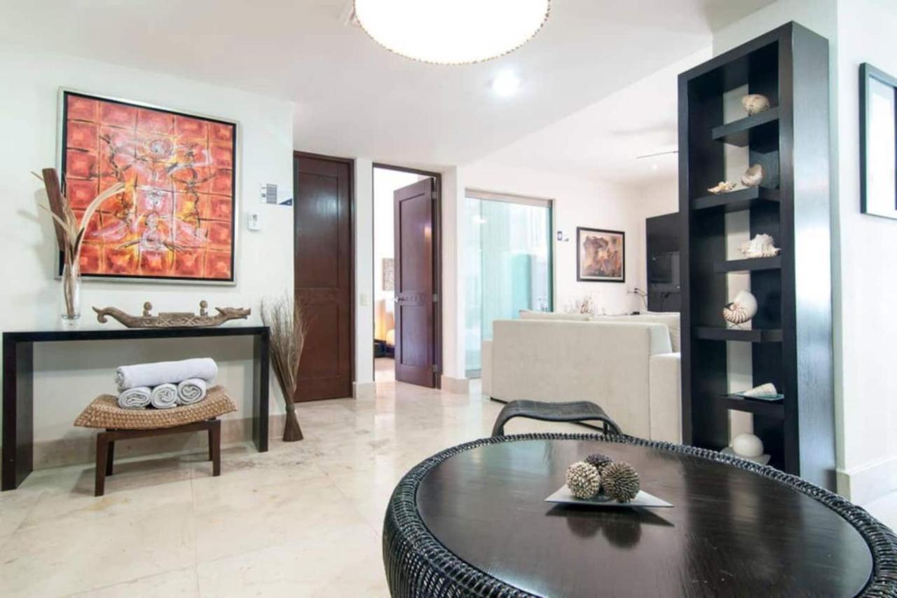 Luxurious & Central Condo In Playa Steps From The Beach Playa del Carmen Eksteriør billede