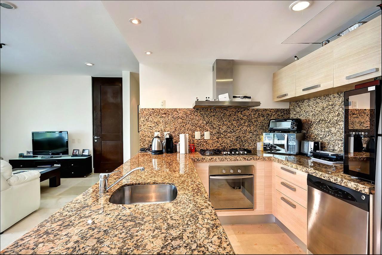 Luxurious & Central Condo In Playa Steps From The Beach Playa del Carmen Eksteriør billede