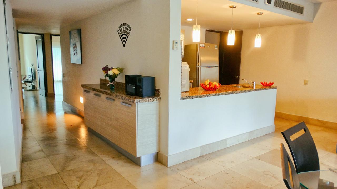 Luxurious & Central Condo In Playa Steps From The Beach Playa del Carmen Eksteriør billede