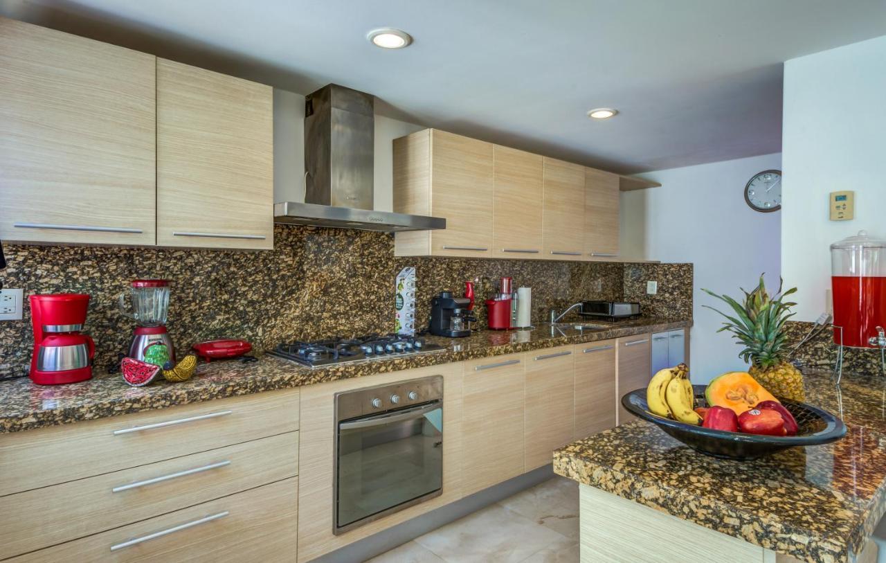 Luxurious & Central Condo In Playa Steps From The Beach Playa del Carmen Eksteriør billede